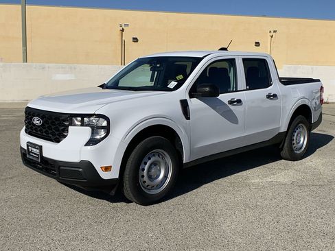 New 2025 Ford Maverick XL image 4