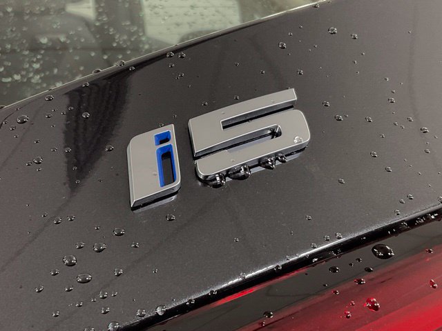 Used 2025 BMW i5 xDrive40 w/ Premium Package AWD/4WD image 48