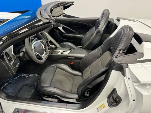 Used 2019 Chevrolet Corvette Grand Sport w/ Z07 Performance Package RWD image 15