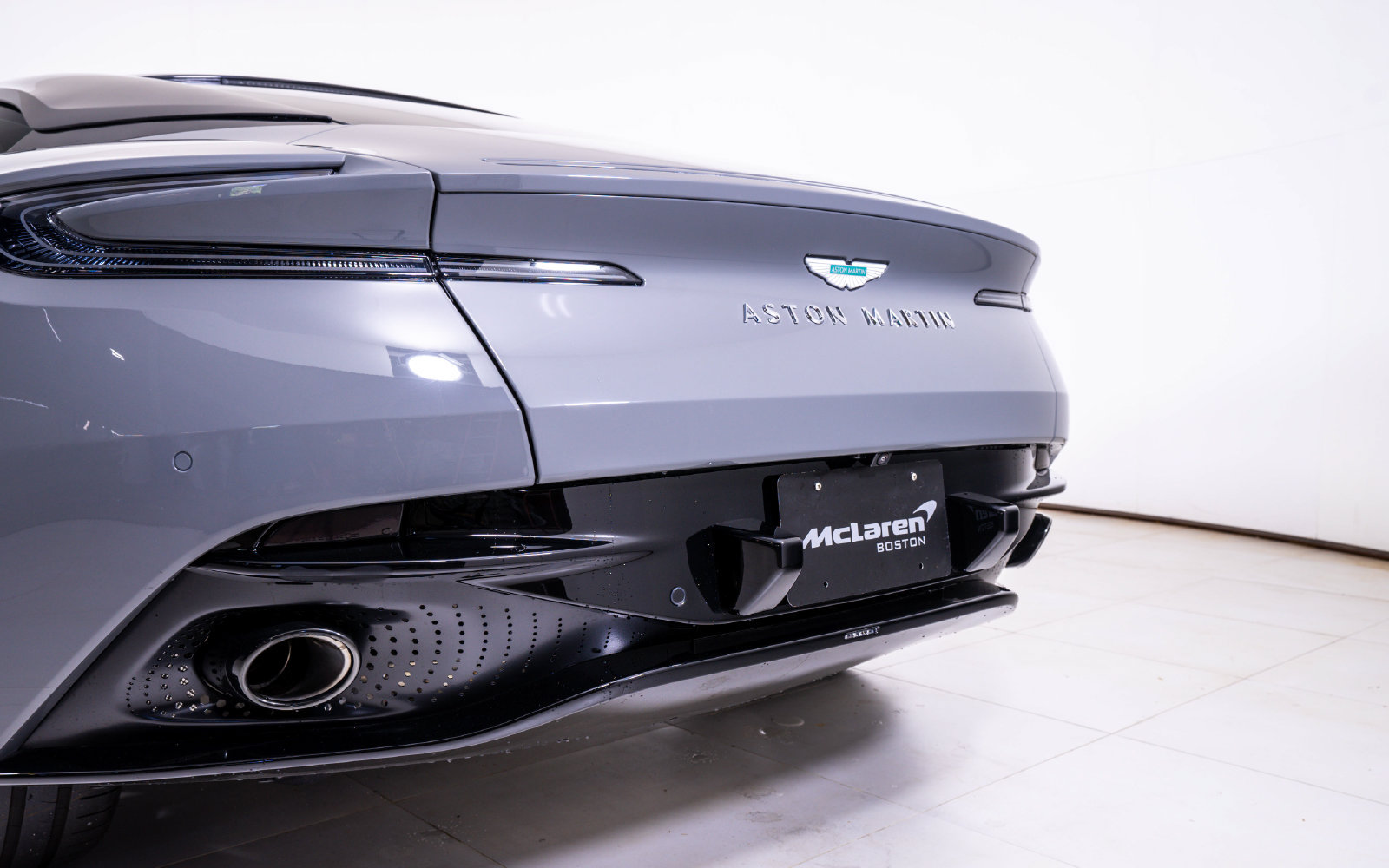 Used 2025 Aston Martin DB12 Coupe RWD image 12