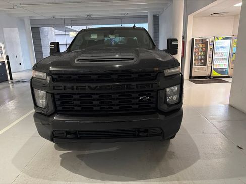 Used 2020 Chevrolet Silverado 2500 Custom w/ Custom Value Package AWD/4WD image 4