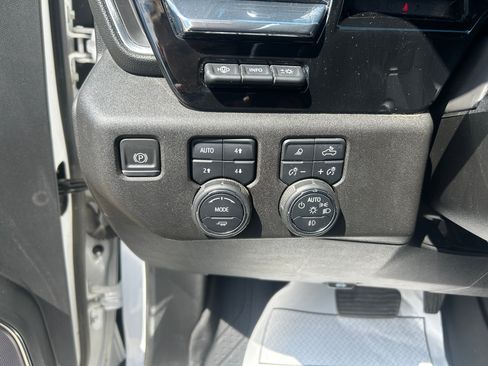 Used 2023 Chevrolet Silverado 1500 High Country w/ Technology Package AWD/4WD image 16