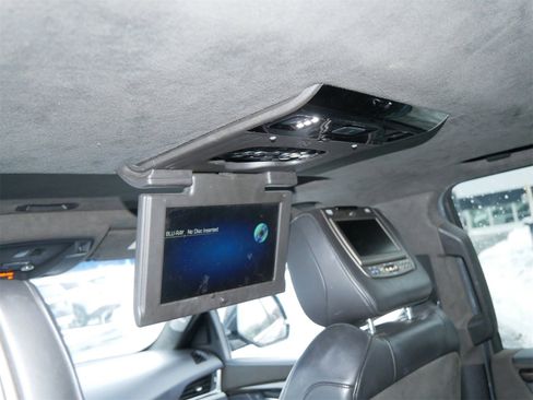 Used 2019 Cadillac Escalade ESV Platinum image 13