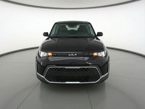 Used 2025 Kia Soul LX w/ LX Technology Package image 2