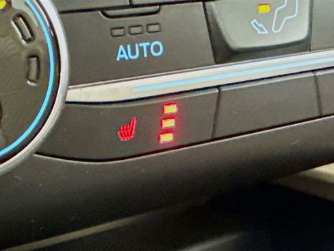 Certified 2020 Ford Escape SE image 20