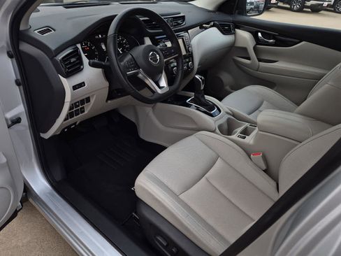 Used 2022 Nissan Rogue Sport SL image 11