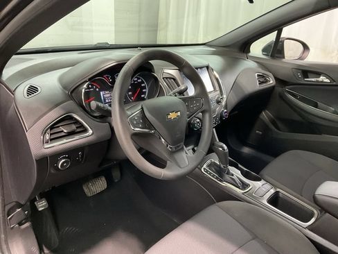 Used 2017 Chevrolet Cruze LT w/ Sun And Sound Package FWD image 17
