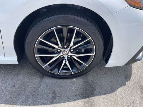Used 2023 Toyota Camry SE FWD image 11