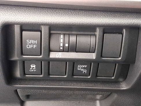 Used 2019 Subaru Crosstrek 2.0i Limited w/ Moonroof Package w/Navigation image 25