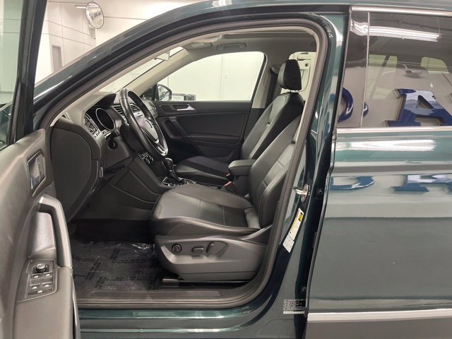 Used 2018 Volkswagen Tiguan SE w/ Panoramic Sunroof Package AWD/4WD image 7