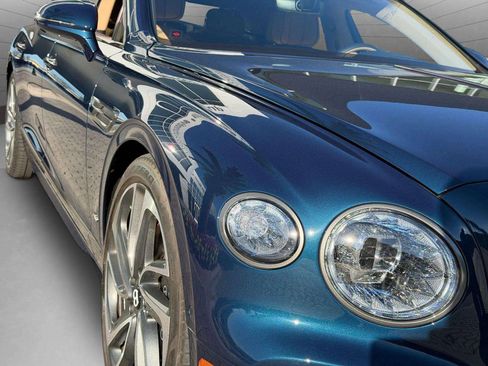 Used 2025 Bentley Flying Spur Plug-In Hybrid AWD/4WD image 54