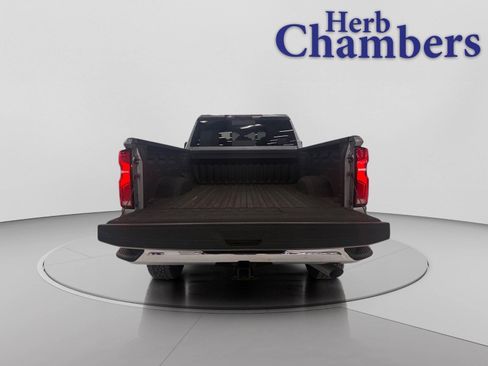 Used 2025 Chevrolet Silverado 2500 LTZ w/ LTZ Plus Package image 7
