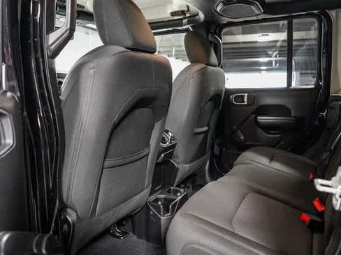 Used 2019 Jeep Wrangler Unlimited Sport image 14