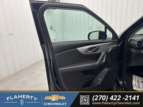 Used 2024 Chevrolet Blazer LT w/ LPO, Black Grille Bar Package image 8