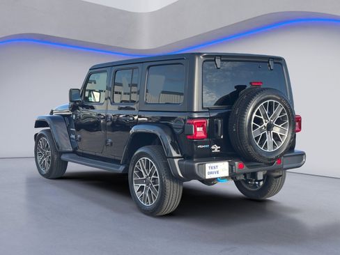 Used 2023 Jeep Wrangler Unlimited Sahara w/ Cold Weather Group image 11