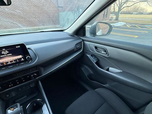 Used 2024 Nissan Rogue S image 18