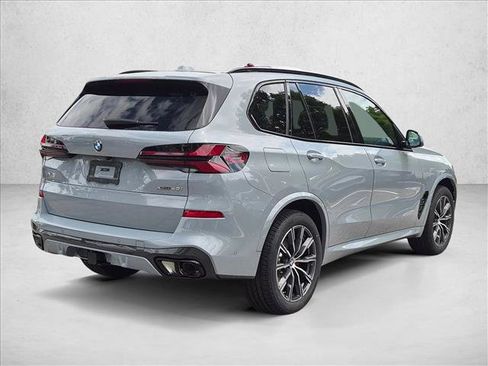 New 2026 BMW X5 xDrive40i w/ M Sport Package AWD/4WD image 2