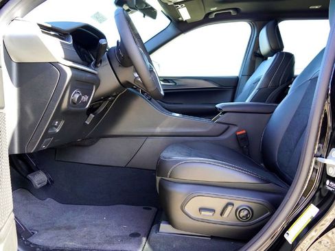 New 2025 Jeep Grand Cherokee L Altitude image 25