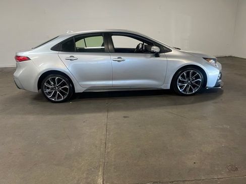Used 2022 Toyota Corolla SE w/ SE Premium Package FWD image 2