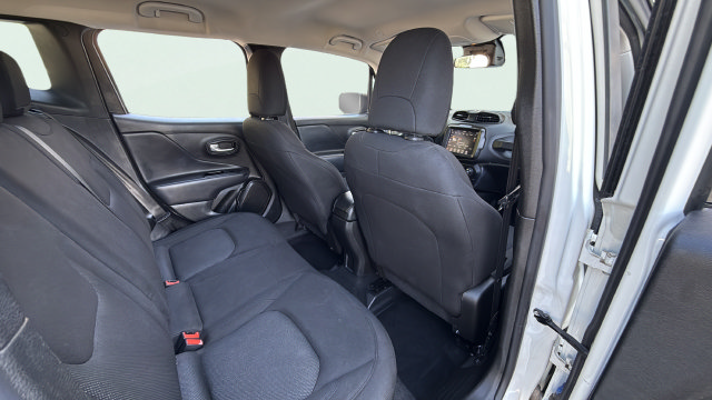 Used 2023 Jeep Renegade Latitude AWD/4WD image 25