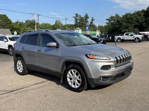 Used 2014 Jeep Cherokee Latitude w/ Comfort/Convenience Group AWD/4WD image 3