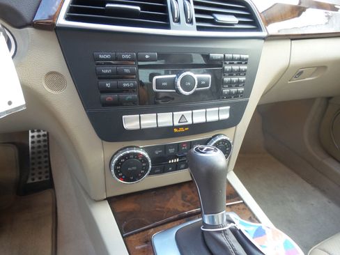 Used 2013 Mercedes-Benz C 250 Sport image 39