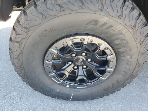 New 2025 Ford Bronco Raptor image 7