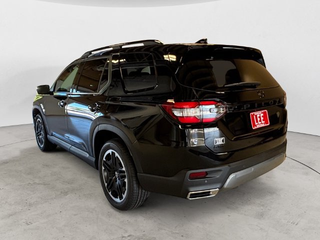 New 2026 Honda Pilot Touring image 3