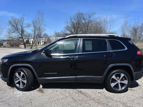Used 2019 Jeep Cherokee Limited FWD image 3