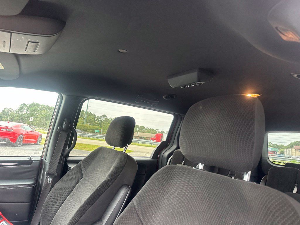 Used 2018 Dodge Grand Caravan SE FWD image 15