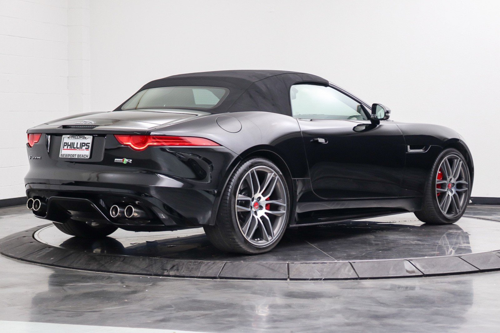 Used 2017 Jaguar F-TYPE R AWD/4WD image 5