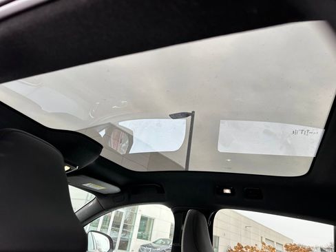 Used 2023 Volvo C40 P8 Recharge Ultimate image 12