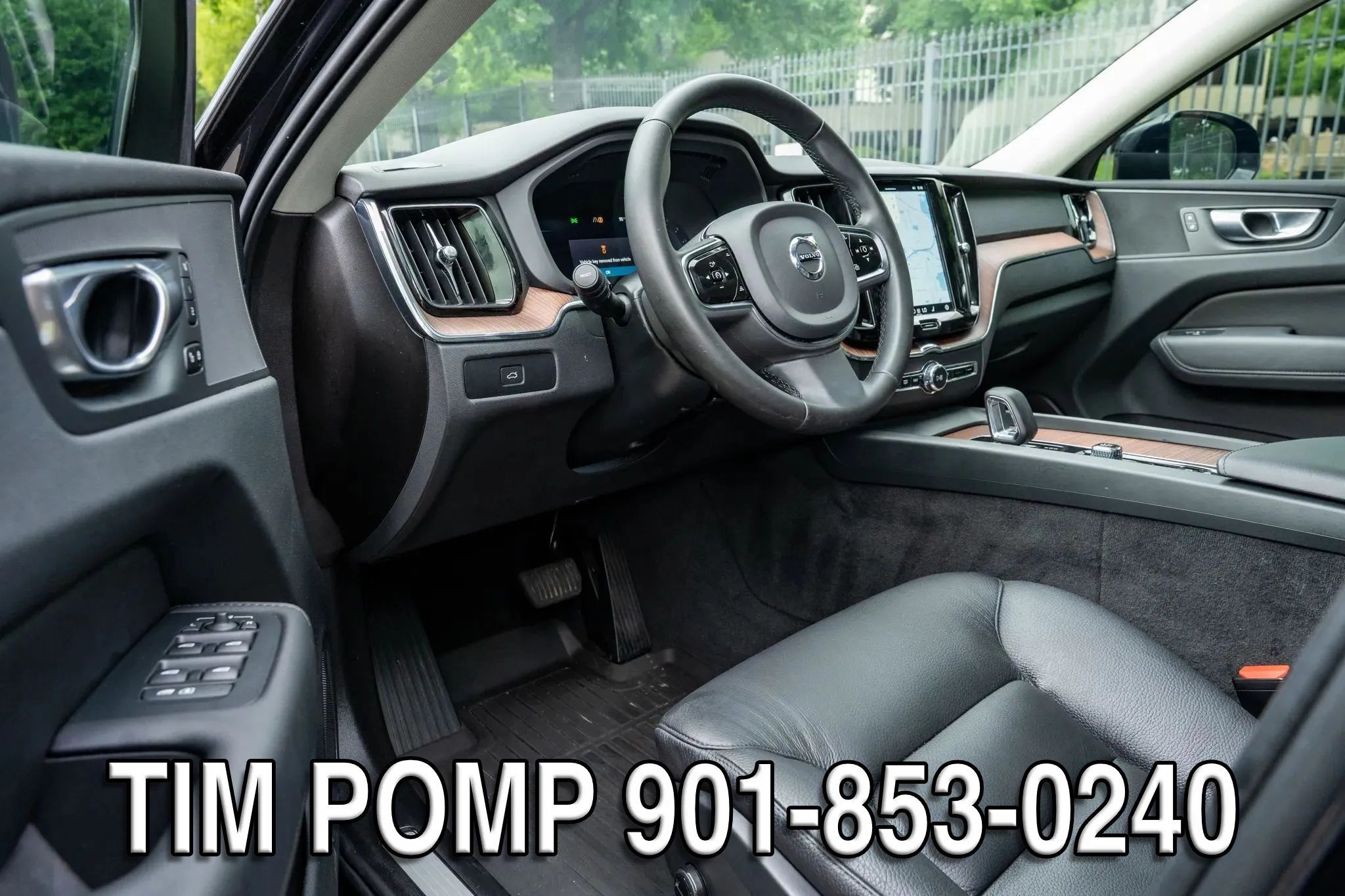 Used 2024 Volvo XC60 B5 Plus AWD/4WD image 10