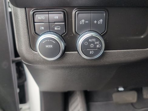 Used 2022 GMC Yukon SLT w/ SLT Premium Package AWD/4WD image 24