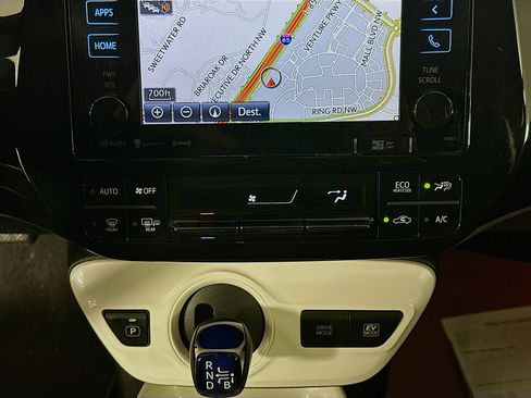 Used 2016 Toyota Prius Four image 23