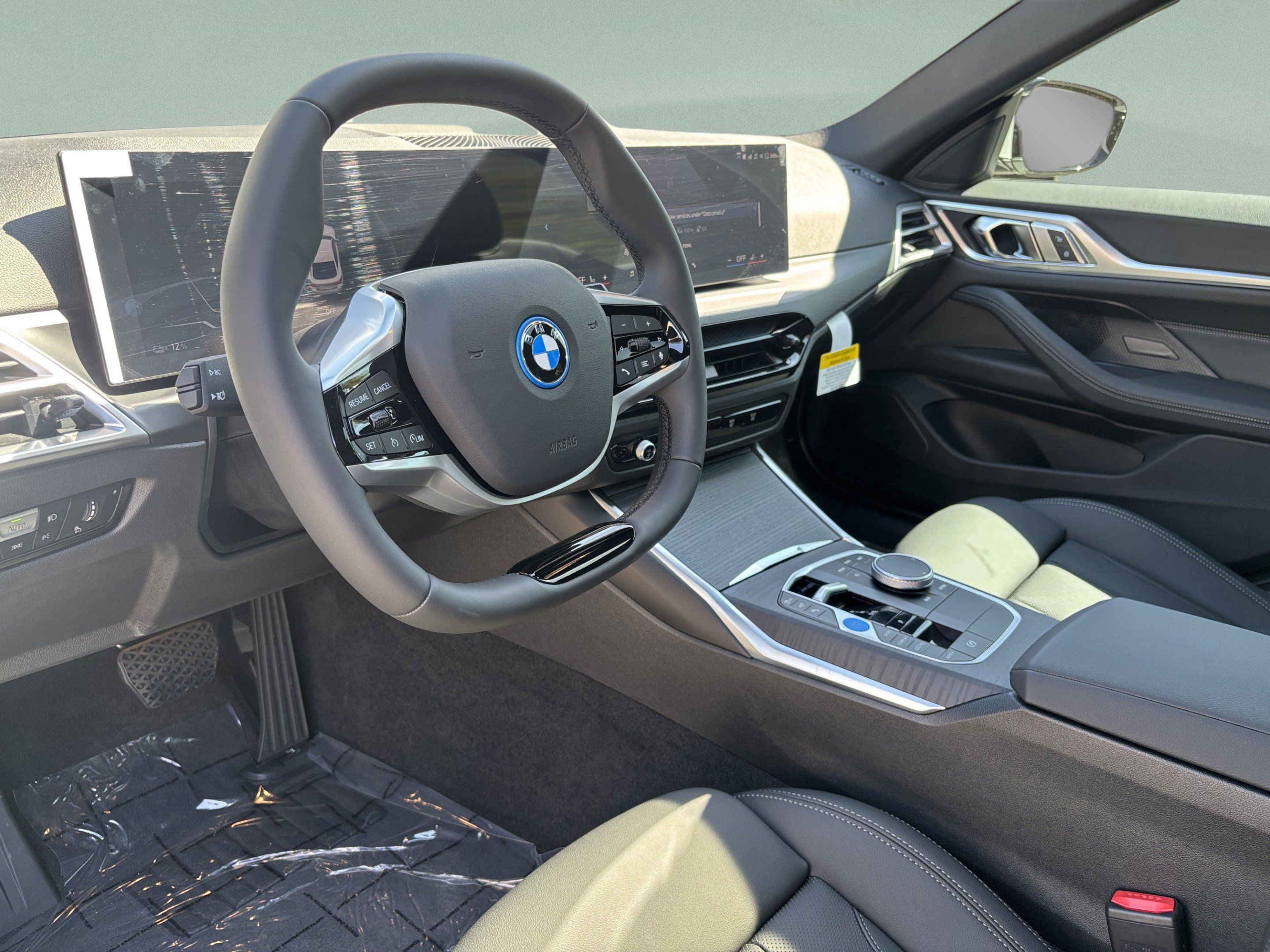 Used 2026 BMW i4 eDrive40 w/ Parking Assistance Package RWD image 19