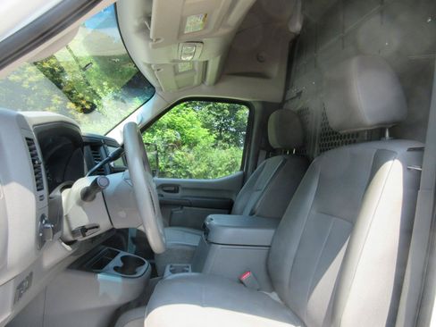 Used 2020 Nissan NV 2500 SV RWD image 30
