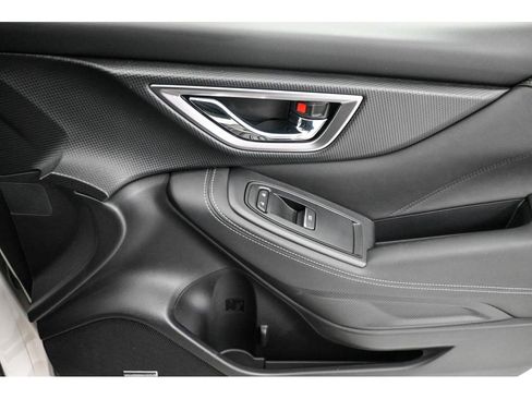 Used 2022 Subaru Forester Touring image 17