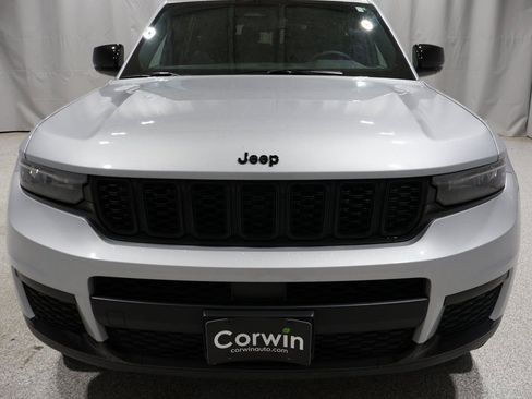 Used 2024 Jeep Grand Cherokee L Altitude image 6