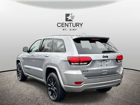 Used 2020 Jeep Grand Cherokee Altitude image 4