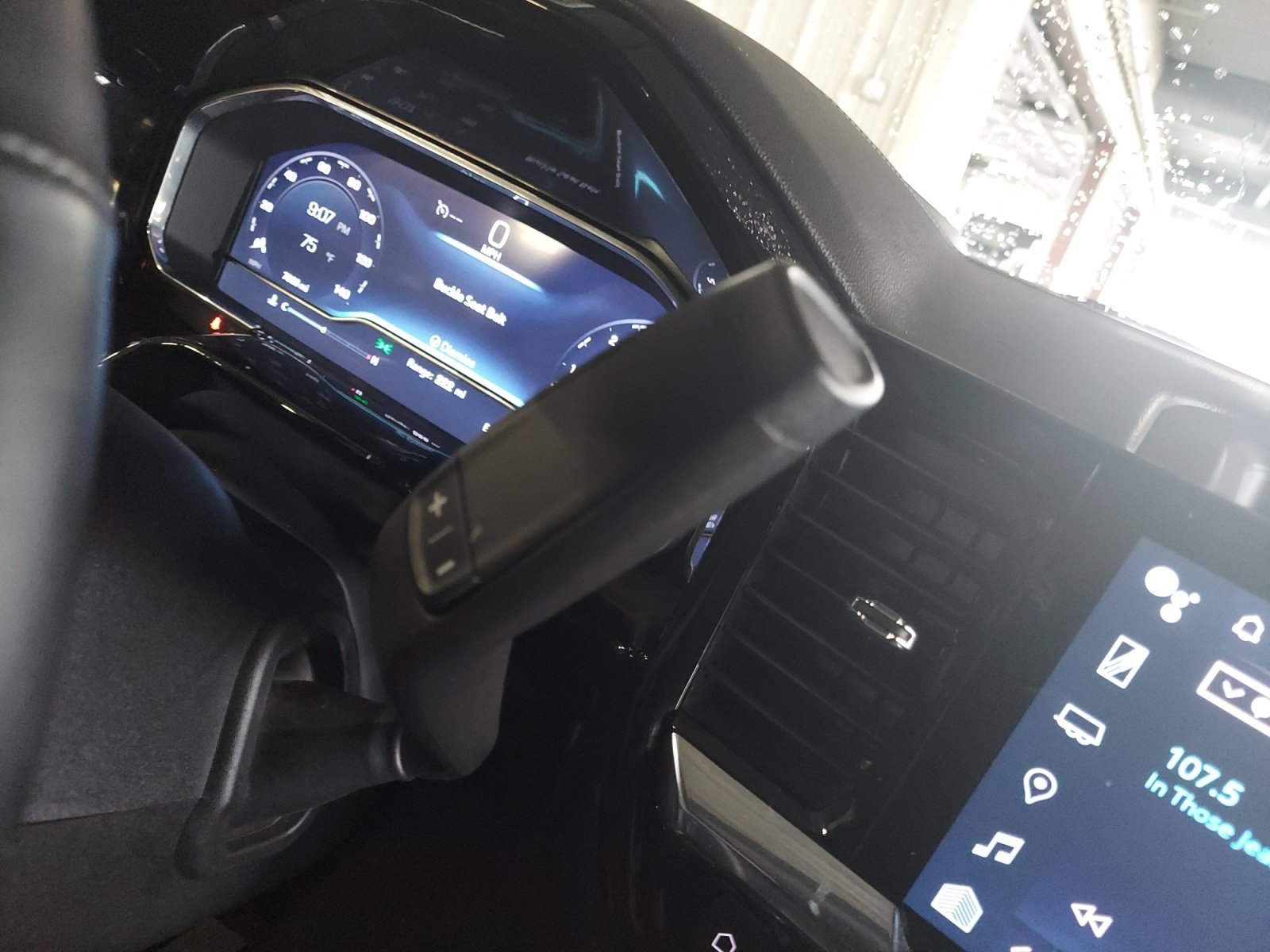 Used 2025 Chevrolet Silverado 1500 LT RWD image 22