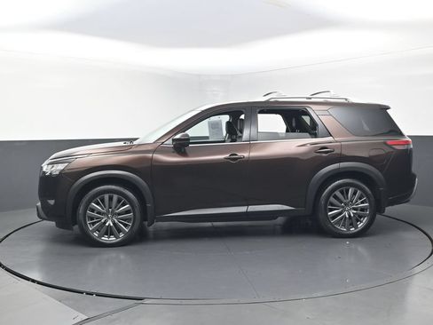 Used 2022 Nissan Pathfinder SL w/ SL Premium Package FWD image 7