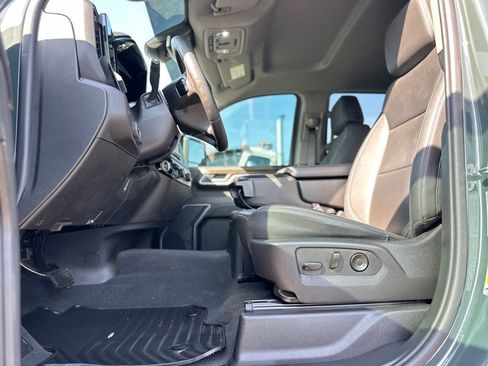 Used 2025 Chevrolet Silverado 2500 LT w/ Trail Boss Package AWD/4WD image 20