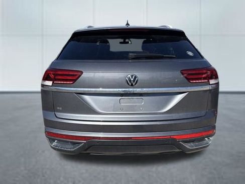 Used 2021 Volkswagen Atlas Cross Sport SE w/ Panoramic Sunroof Package image 3