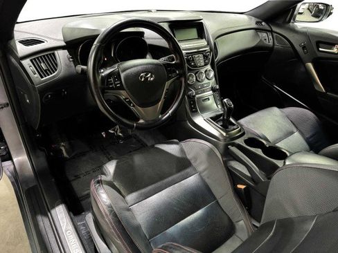 Used 2015 Hyundai Genesis 3.8 image 23