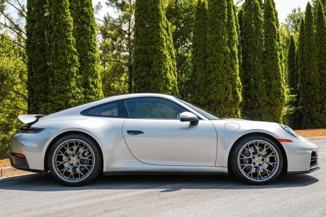 Used 2025 Porsche 911 Carrera RWD image 12
