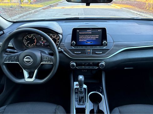 Certified 2024 Nissan Altima 2.5 SV image 4