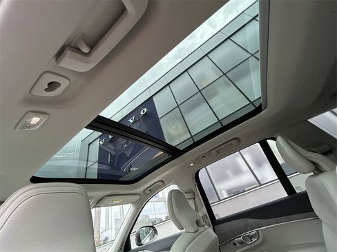 Certified 2024 Volvo XC90 B6 Plus w/ Protection Package image 24