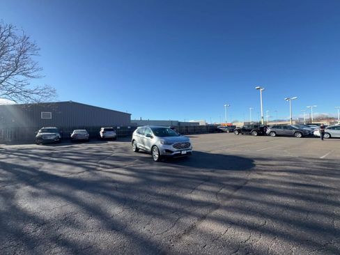 Used 2022 Ford Edge Titanium w/ Equipment Group 301A image 10