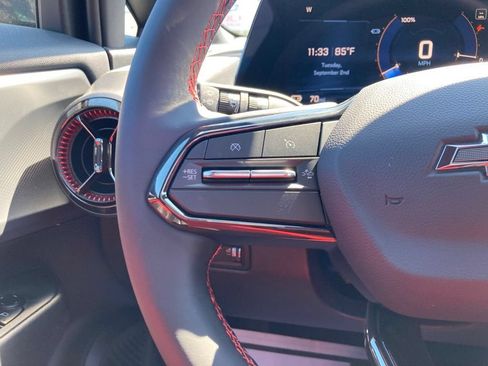 New 2025 Chevrolet Equinox EV RS w/ Convenience Package II FWD image 9